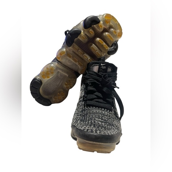 Nike Vapormax Flyknit Oreo - Picture 4 of 5